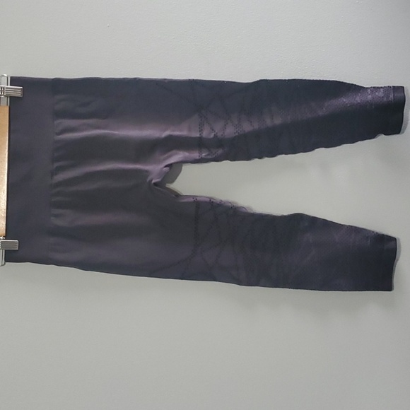 Fabletics Demi Lovato Pants Womens Size Medium Dark Grey Black Leggings - Picture 12 of 14